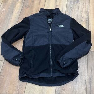 The North Face Women’s Black Fleece Jacket Size Medium